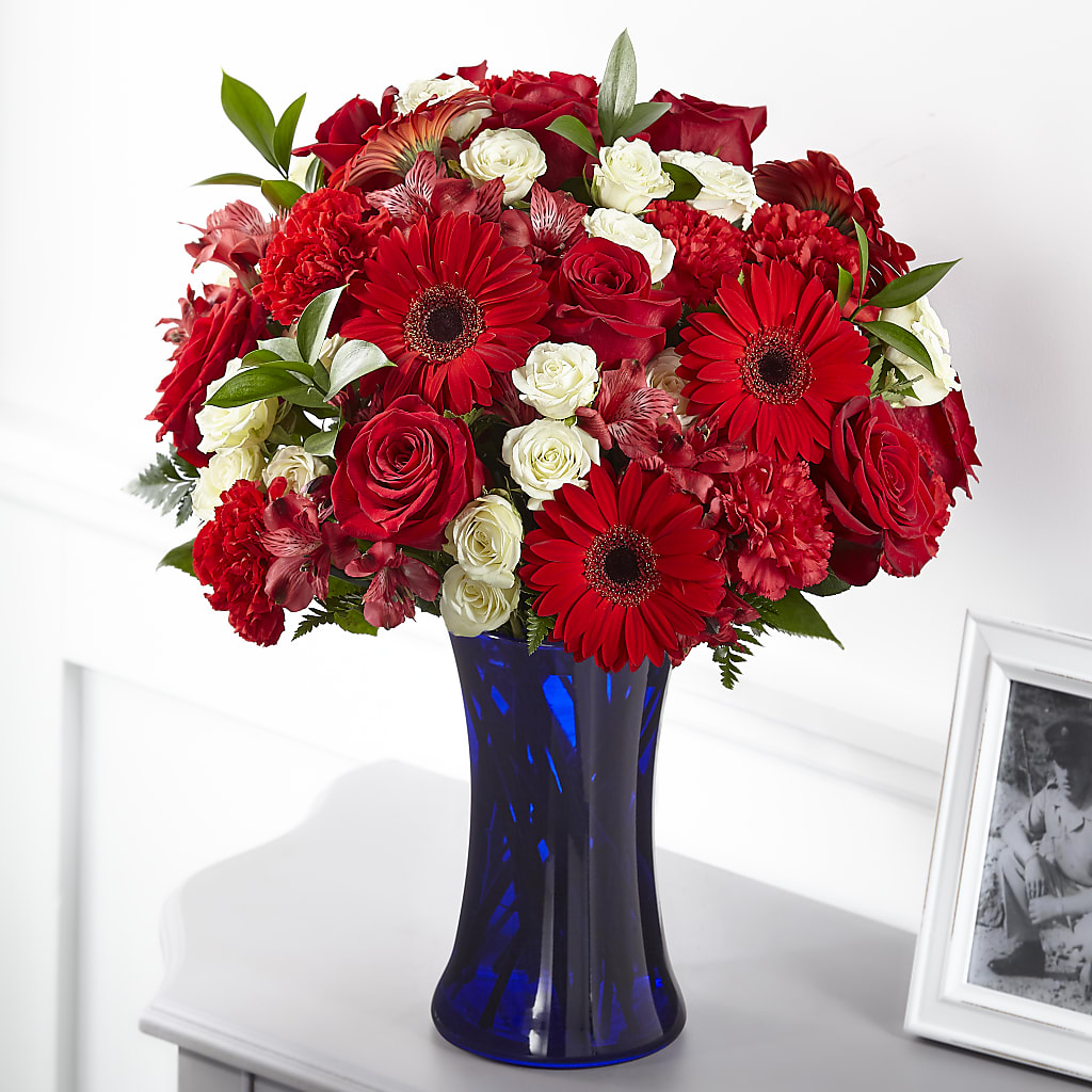 Hearts Embrace Bouquet – Emil Yedowitz Florist Llc, Yonkers NY