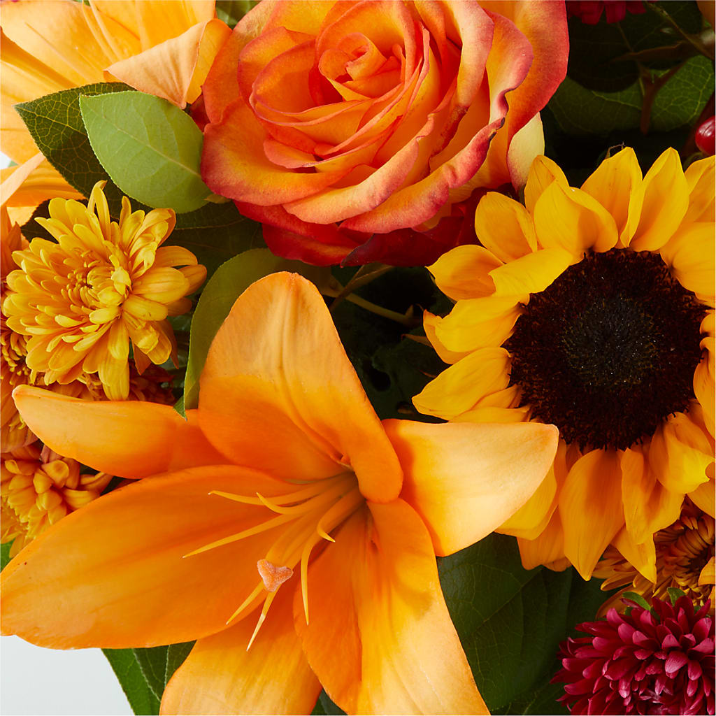 Grateful Centerpiece –  Emil Yedowitz Florist Llc, Yonkers NY